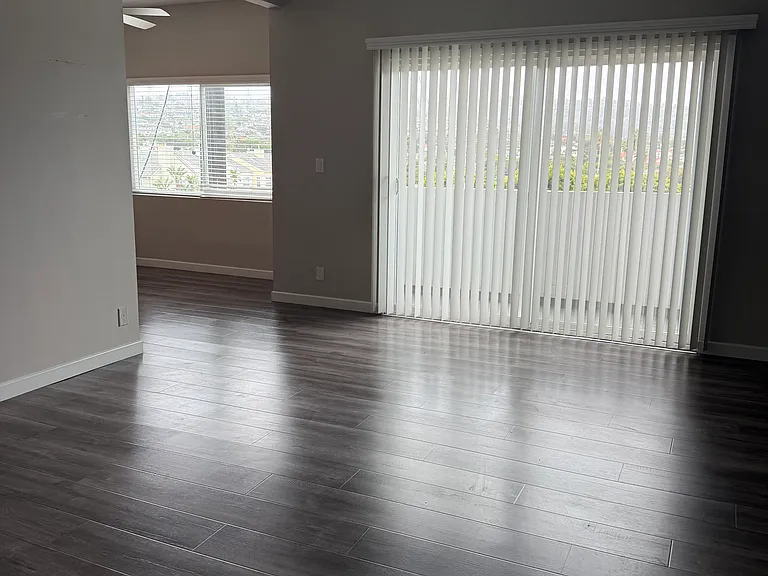 502 Avenue G — Photo 2