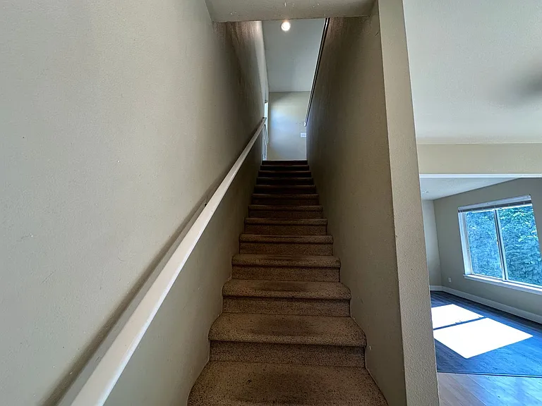 901 Gladstone St — Photo 14