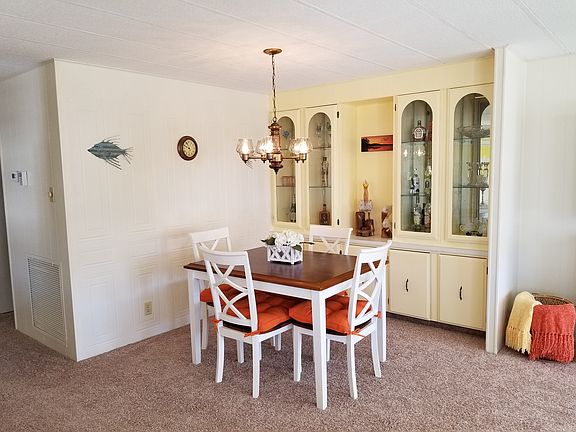3rd image of 188 Sanibel St