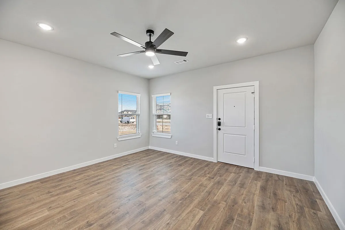 Building Photo - 4266 Clovis Ct
