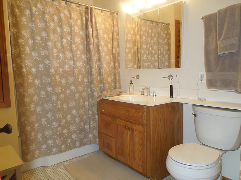 3501 N Janssen Ave #1 — Photo 7