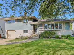 302 Vernon Ave, Wheaton, IL 60187