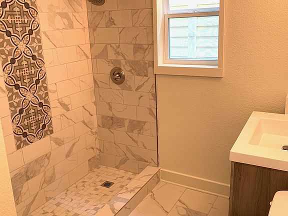 2nd image of 4625 Laurel St APT 3