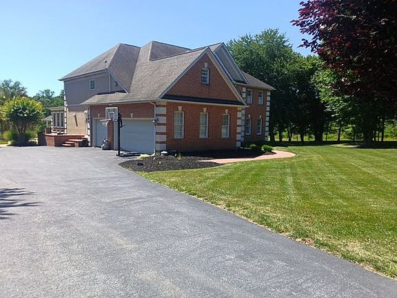 3rd image of 8902 Cowenton Ave