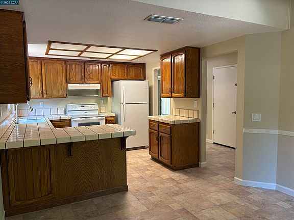 4th image of 6447 Montez Ct