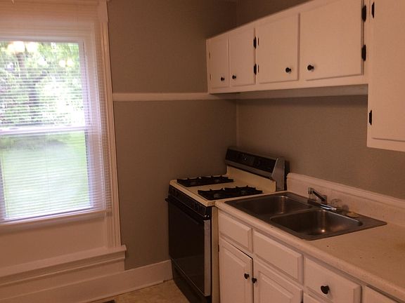 3rd image of 437 Breck Ave #B