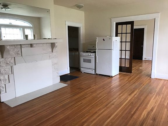 5th image of 3104A Belwood St #0