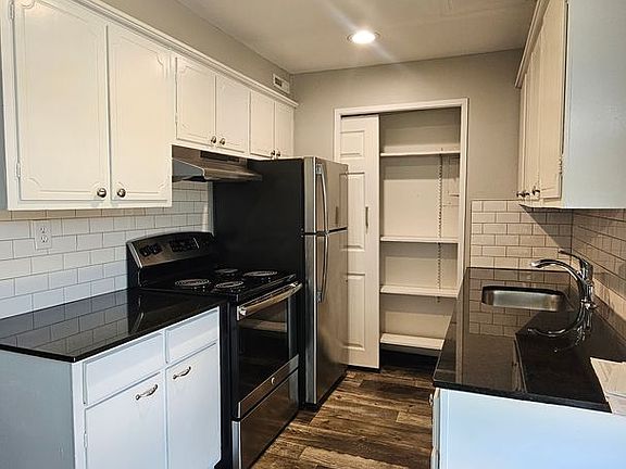 3rd image of 3853 S Riverside Dr #3831