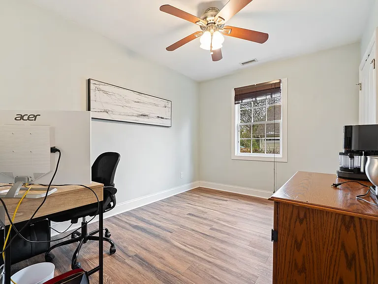 407 E Lenoir St — Photo 11