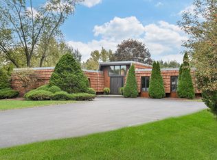 21W741 Bemis Rd, Glen Ellyn, IL 60137
