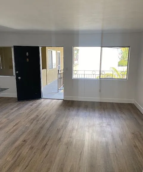 1621 La Playa Ave #8 — Photo 3