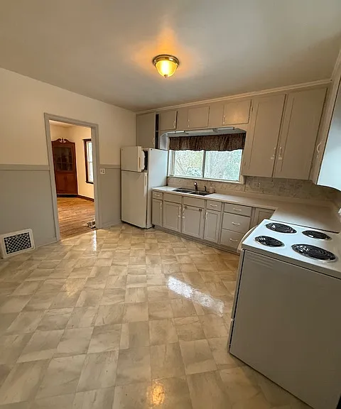 1620 Riverview Dr #1 — Photo 4