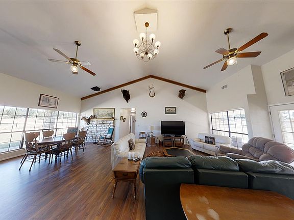 4th image of 313 Rawhide Rd