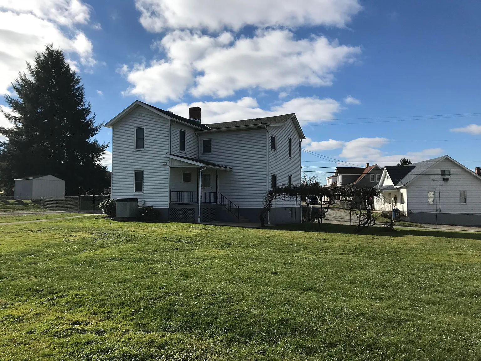 103 S Ross St photo 1