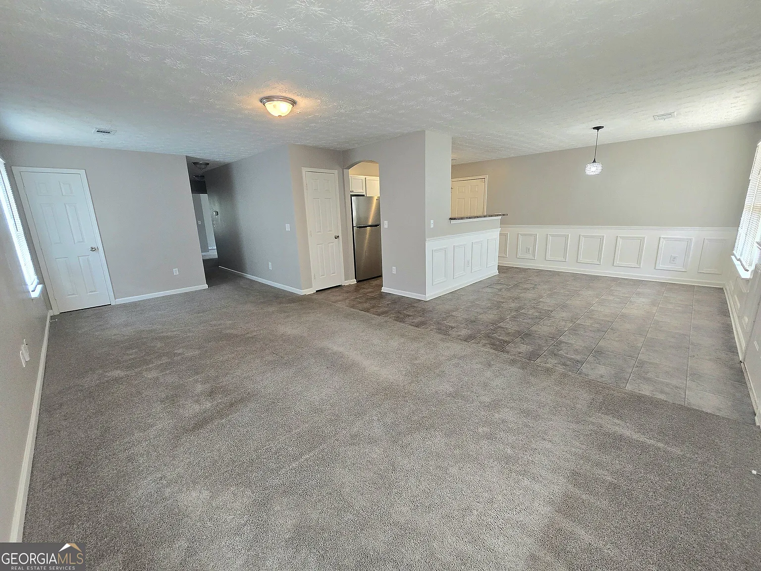 3 bed, 2.0 bath, 1377 sqft, $2,000 — Photo 4