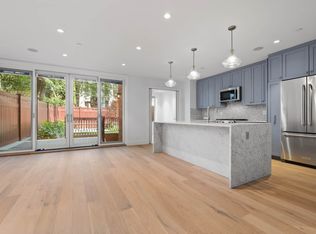 209 Kent St, Brooklyn, NY 11222