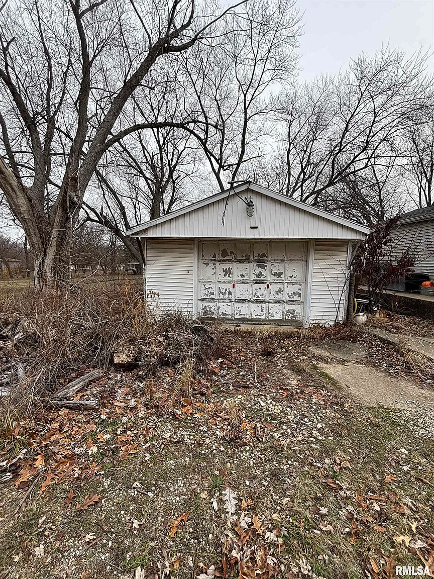 1622 N Moody Ct photo 1