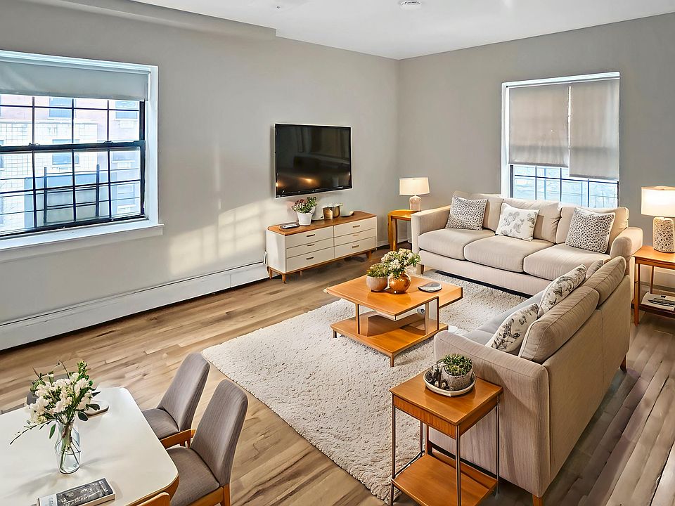 LIVING ROOM (STAGED)