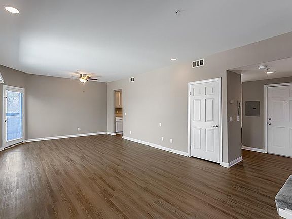 5th image of 250 W Stocker St APT 203