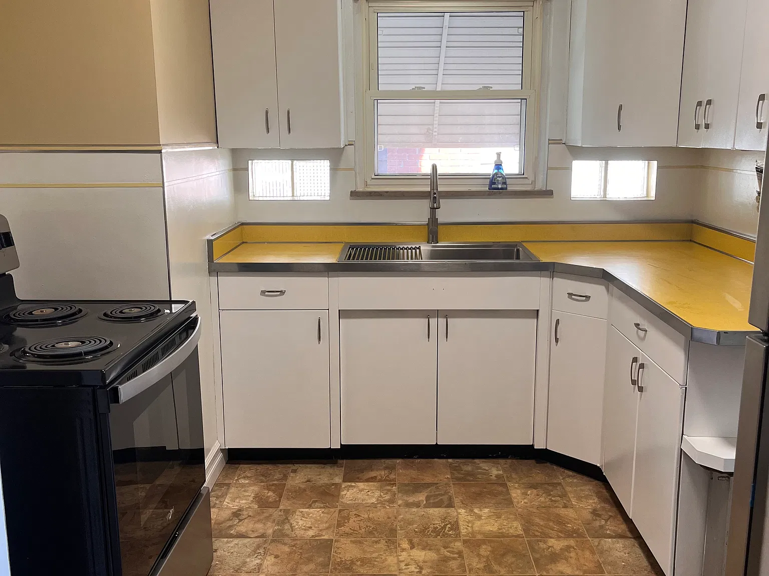 2 bed, 950 sqft, $1,500 — Photo 3