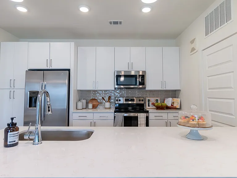 Potranco Commons — Photo 19