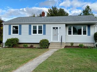 13 Casey Dr, Middletown, RI 02842