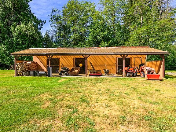 3rd image of 2924 Baird Rd
