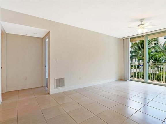 4th image of 610 Clematis St APT 309