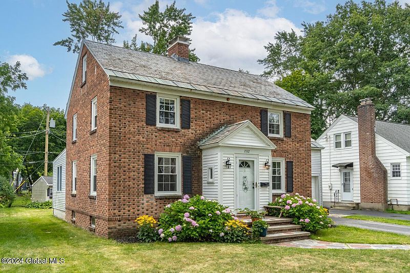2nd image of 1552 Myron Street