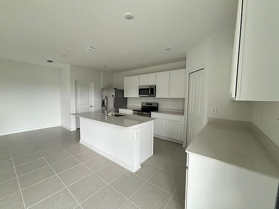 4th image of 3470 Howell Dr