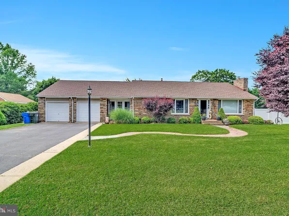 216 Crosswicks Rd, Bordentown, NJ 08505