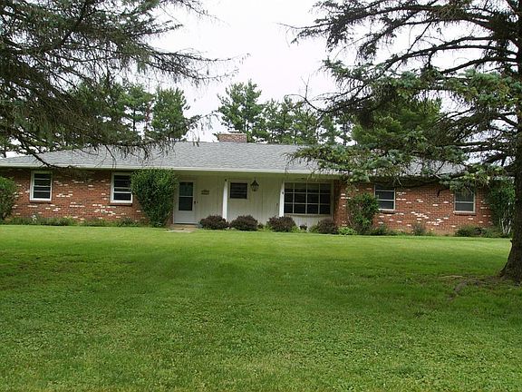 2nd image of 2818 White Oaks Dr