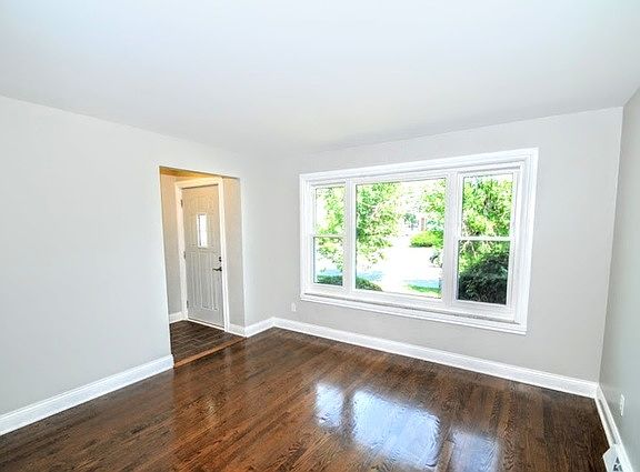 3rd image of 624 Hoxie Ave
