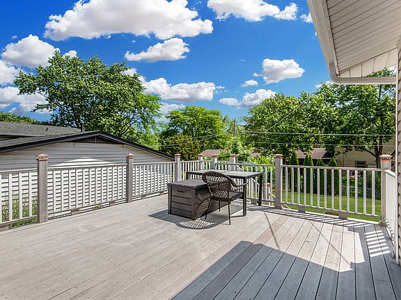 3rd image of 7825 Huntington Cir S