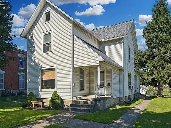 2nd image of 206 Kilbourne St