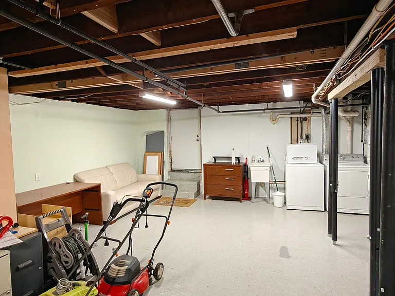 1 Newton Ave — Photo 9