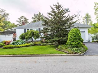 212 Lynbrook St, Islip Terrace, NY 11752
