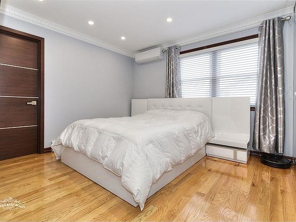 5th image of 2251 East 72nd Street