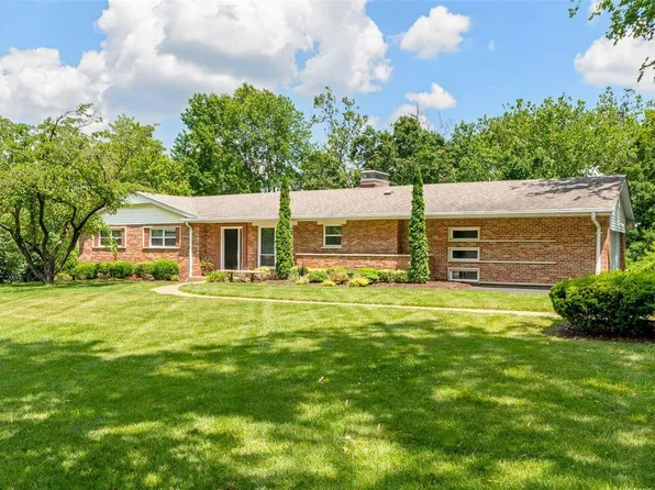 1104 Donna Ct, Saint Louis, MO 63124