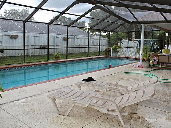 3rd image of 301 Alachua Dr