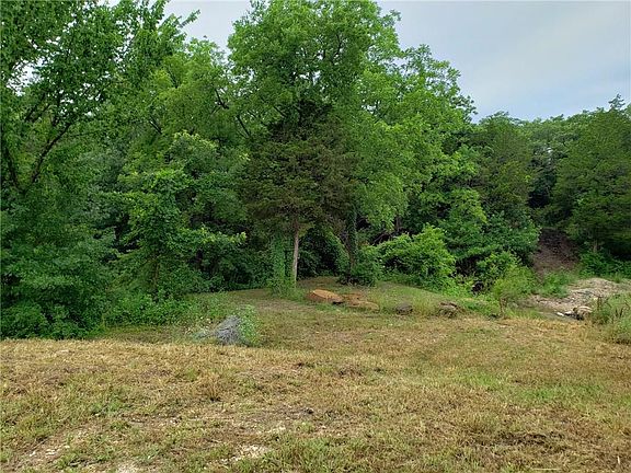 2nd image of 400 Elm Springs Ct