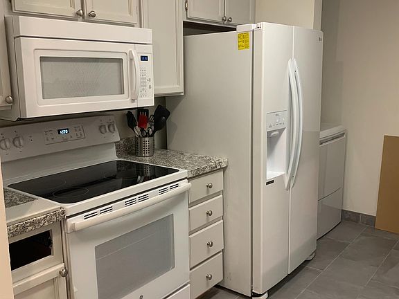 4th image of 550 S 400 E #1