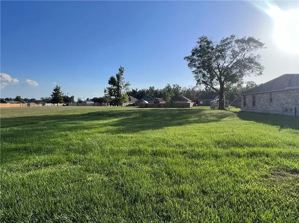 300 Magnolia Ridge Rd, Boutte, LA 70039