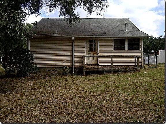 2nd image of 917 Noles Dr