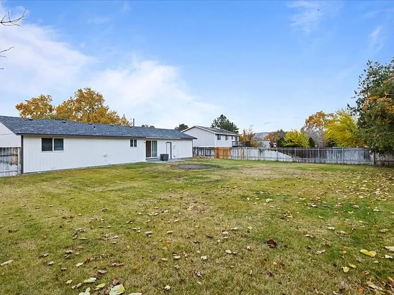 4940 Chukar Dr — Photo 15
