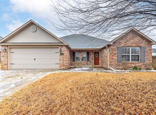 215 Windsor Ave, Lowell, AR 72745