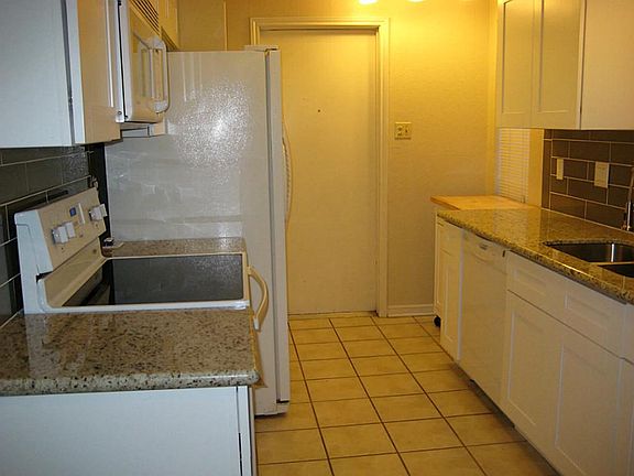 4th image of 5023 Birchmont Dr