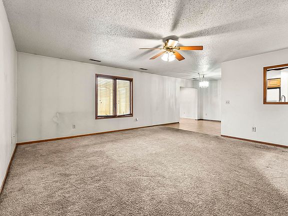 4th image of 1204 Normandale Dr