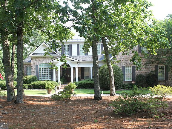 2nd image of 551 Mountain Ridge Dr