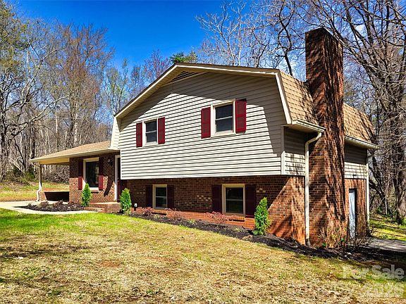 3rd image of 323 Mount Bethel Rd